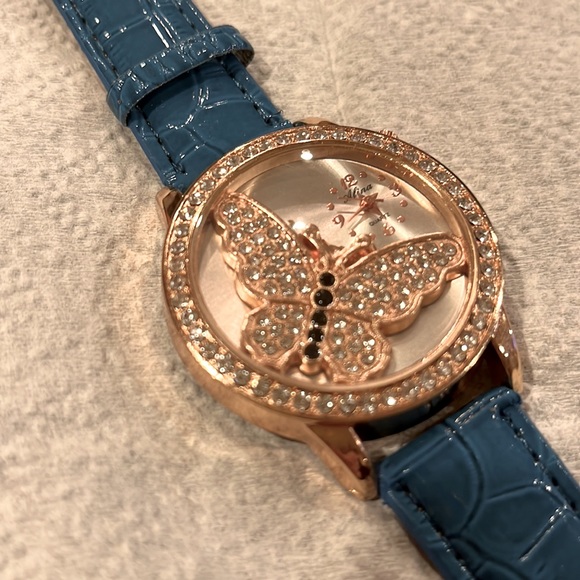 Women’s Big Round Face Watch With Rhinestone Butterfly Set Inside - Picture 4 of 10